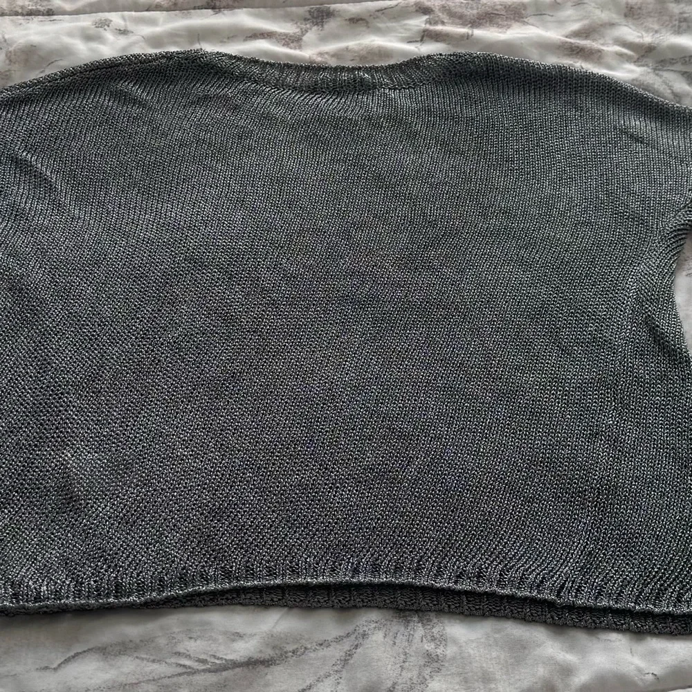 Vince Gray metallic silver Crew Neck long sleeve Sweater, size XS heavyweight